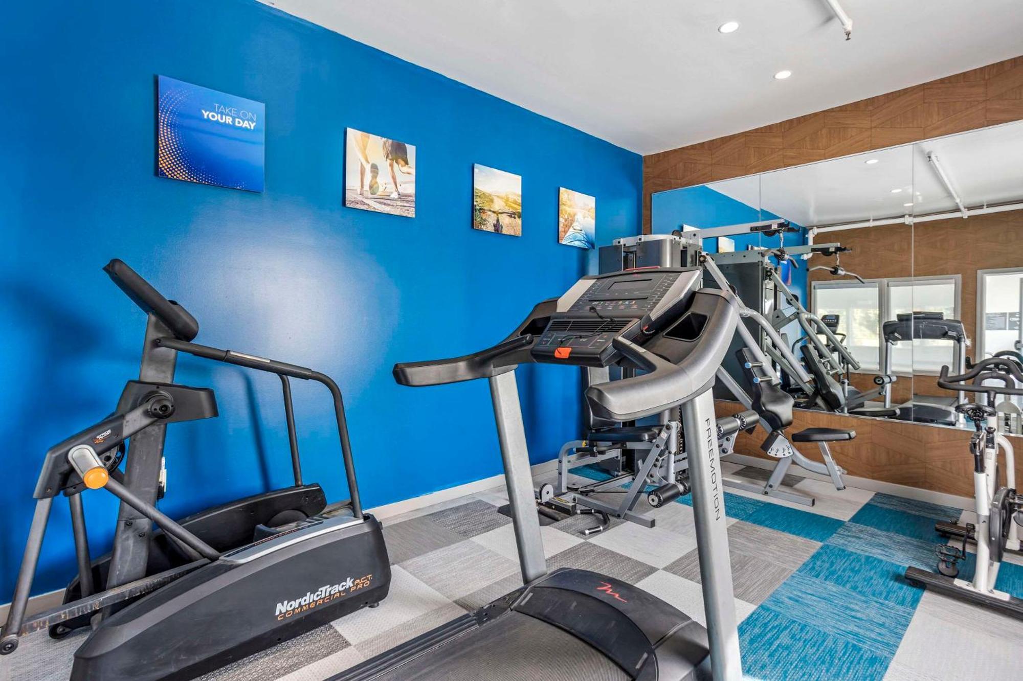 Comfort Inn & Suites Harrisburg-Hershey North Esterno foto