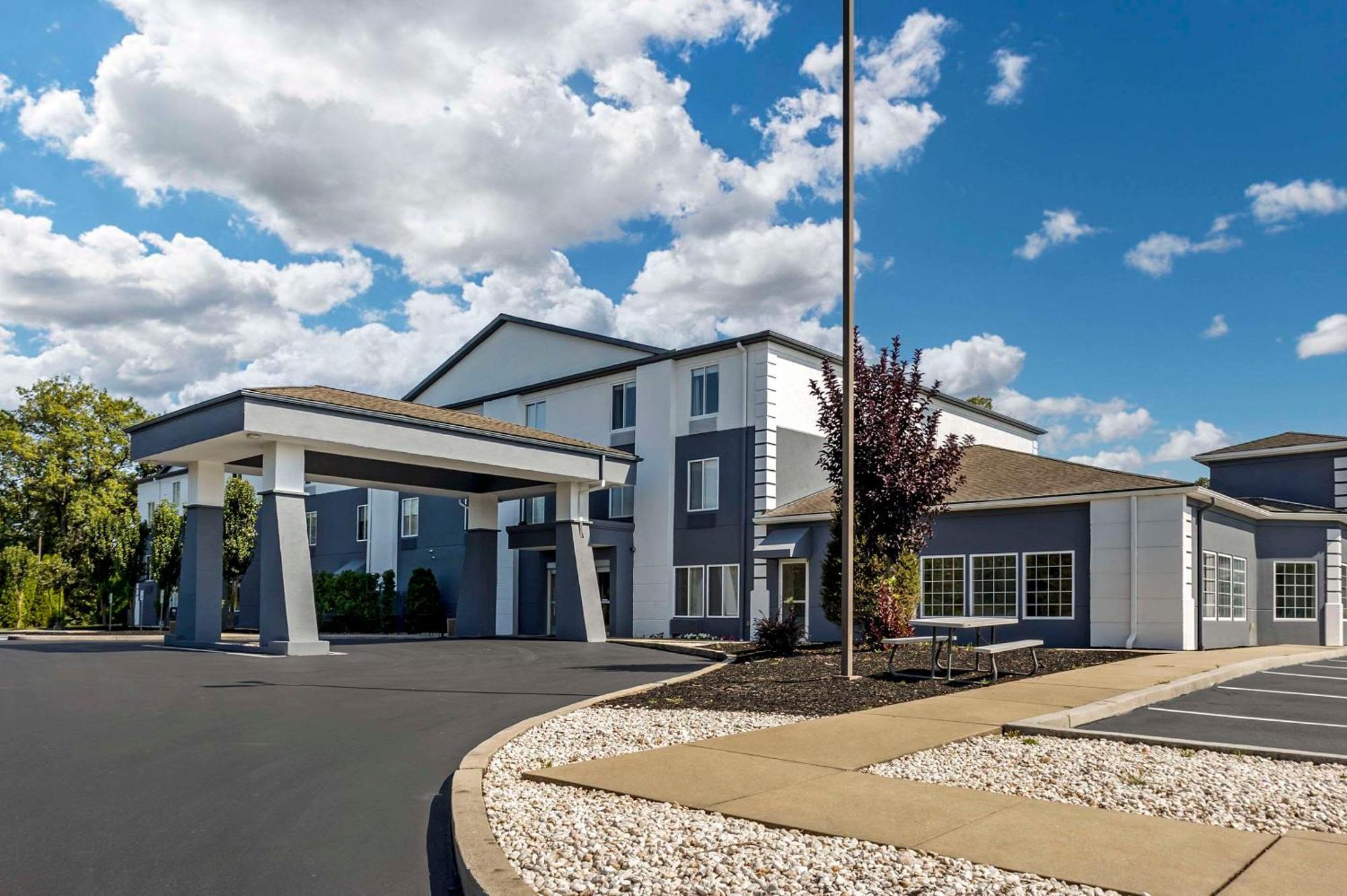 Comfort Inn & Suites Harrisburg-Hershey North Esterno foto