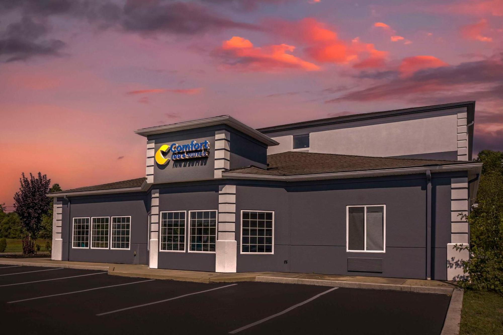Comfort Inn & Suites Harrisburg-Hershey North Esterno foto