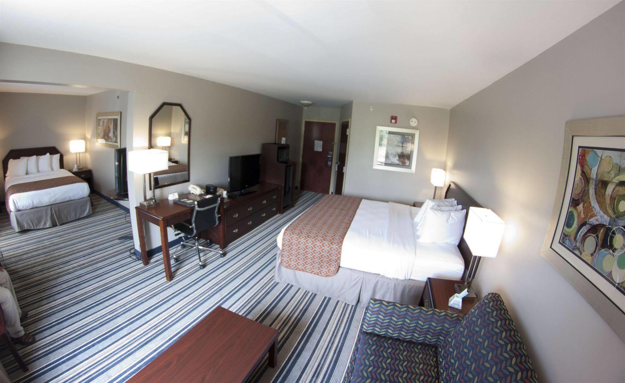 Comfort Inn & Suites Harrisburg-Hershey North Esterno foto